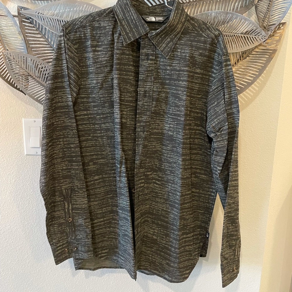 Men’s M North Face Dress Shirt